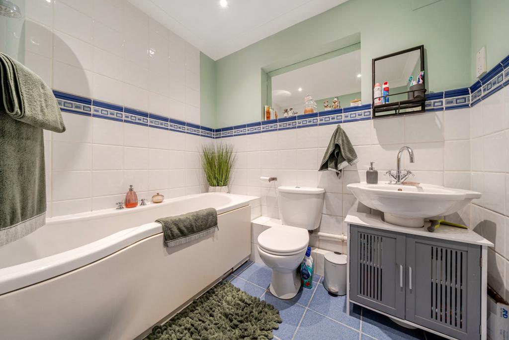 1431579-8-69baebf...