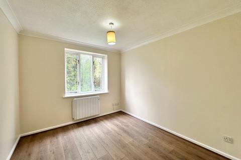 undefined, Bergamot Gardens, Walnut Tree, MK7