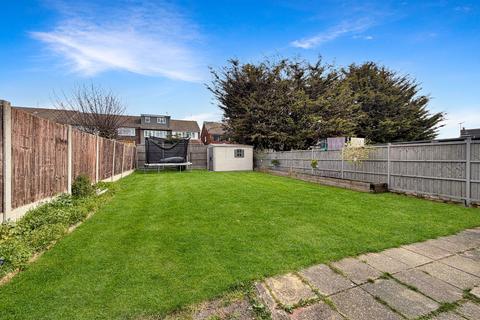 undefined, Woolifers Avenue, Stanford-le-hope SS17