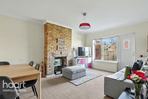 2 bedroom bungalow for sale, Chelsworth Drive, Harold Wood