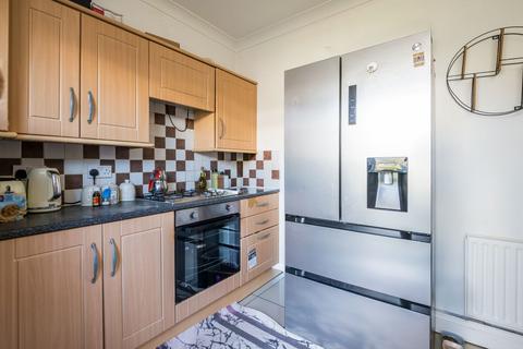 3 bedroom terraced house for sale, Launcelot Road, Bromley
