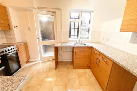 3 bedroom semi-detached house to rent, Ridgeway, Hurst Green, Etchingham