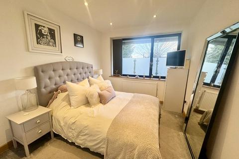 2 bedroom flat to rent, Crofton Road, Orpington, BR6