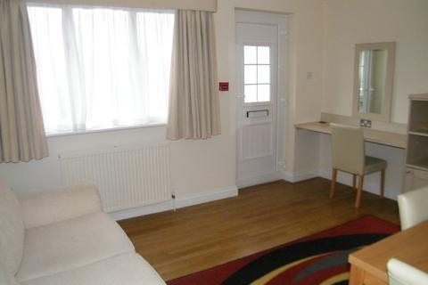 1 bedroom cottage to rent, The Lodge Cottages The Green, Oxford, OX33