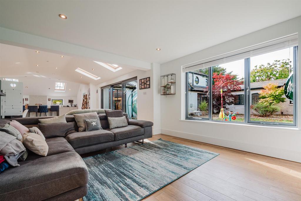 Live In Dining Kitchen