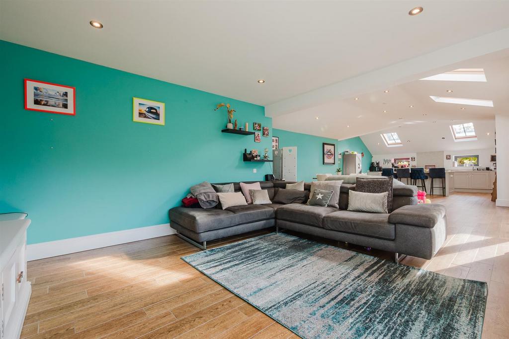 Live In Dining Kitchen