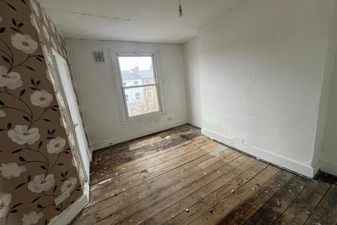 1 bedroom flat for sale, Coningham Road, SHEPHERDS BUSH