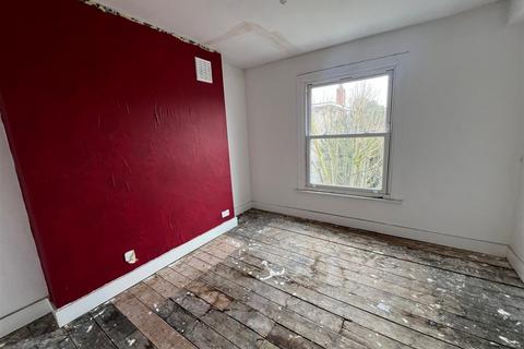 1 bedroom flat for sale, Coningham Road, SHEPHERDS BUSH