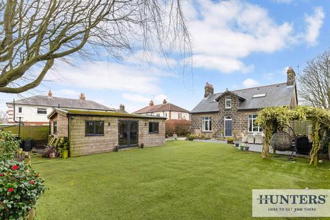 3 bedroom detached house for sale, High Street, Yeadon, Leeds