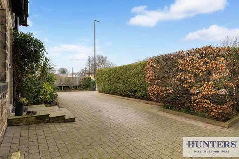 3 bedroom detached house for sale, High Street, Yeadon, Leeds
