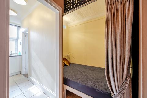 Studio to rent, College Crescent Belsize Park NW3