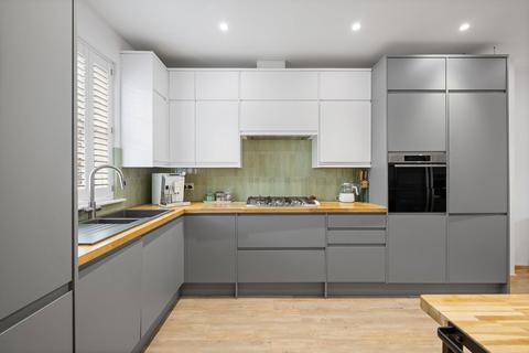 4 bedroom terraced house for sale, Hastings Street, London SE18