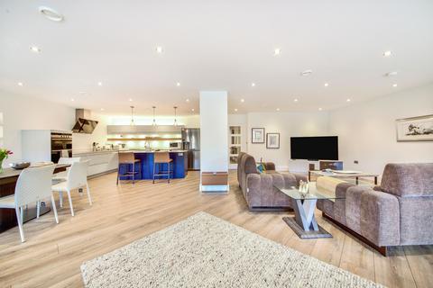 2 bedroom apartment for sale, Buttermere Court, Holders Hill Road, Hendon NW4
