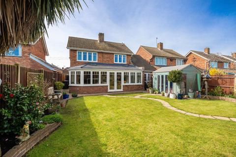 4 bedroom detached house for sale, Plovers Way, Oulton Broad South