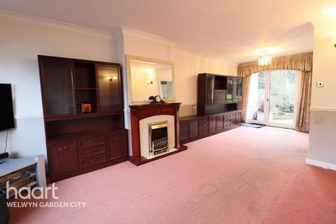 undefined, Orchard Mead, Hatfield