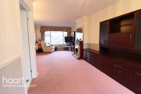 4 bedroom terraced house for sale, Orchard Mead, Hatfield