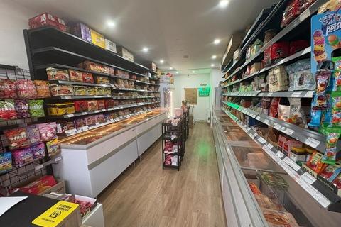 Convenience store to rent, 53 St Leonards St Edinburgh EH8 9QN
