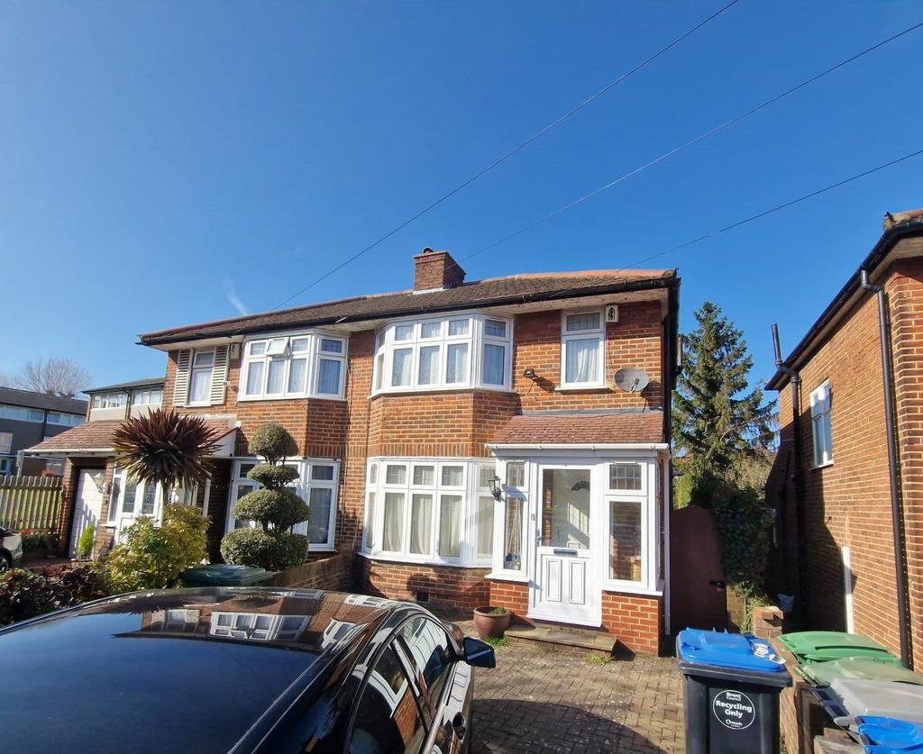 Calder Gardens, HA8