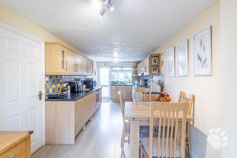 3 bedroom terraced house for sale, Matching Green, Basildon SS14