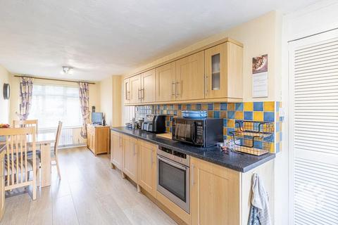 3 bedroom terraced house for sale, Matching Green, Basildon SS14