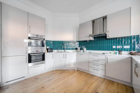 3 bedroom flat for sale, McCarthy Crescent, Wellesley, Aldershot, GU11