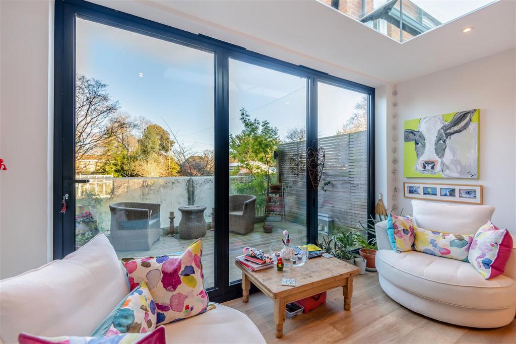 8630705-interior31.jpg