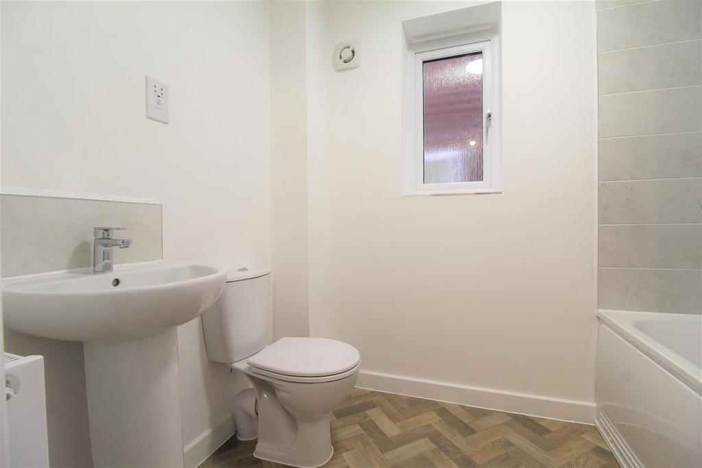 7 Bathroom.JPG