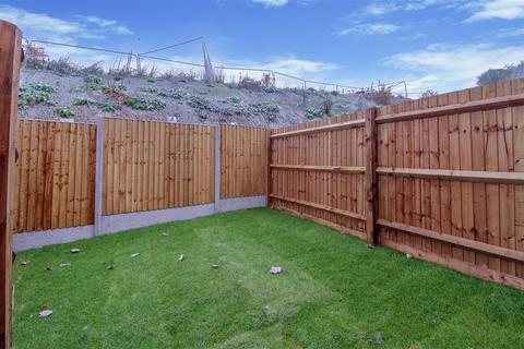 2 bedroom semi-detached house to rent, Nicholson Close, Redhill, Nottingham, NG5 8RQ