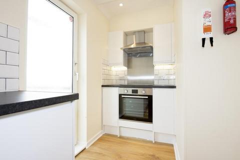 4 bedroom semi-detached house to rent, Benson Road , Oxford OX3