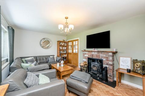 undefined, Buckley, CH7