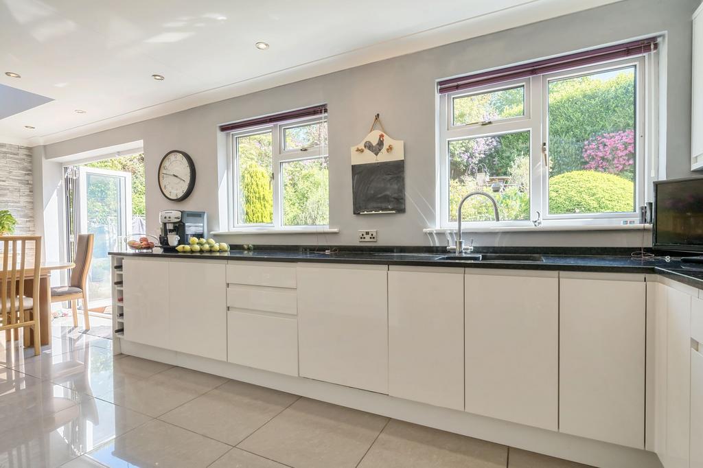 Kitchen / Breakfast Room