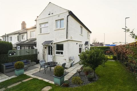 2 bedroom end of terrace house for sale, Belmont Grove, Leeds LS19