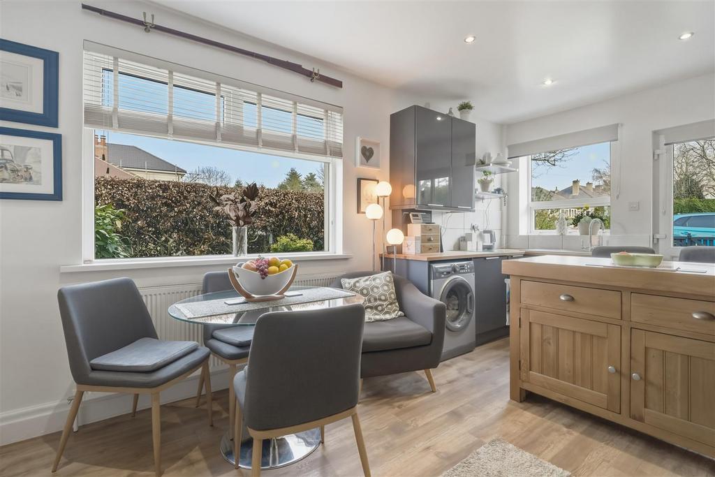 Open plan kitchen/diner/sitting