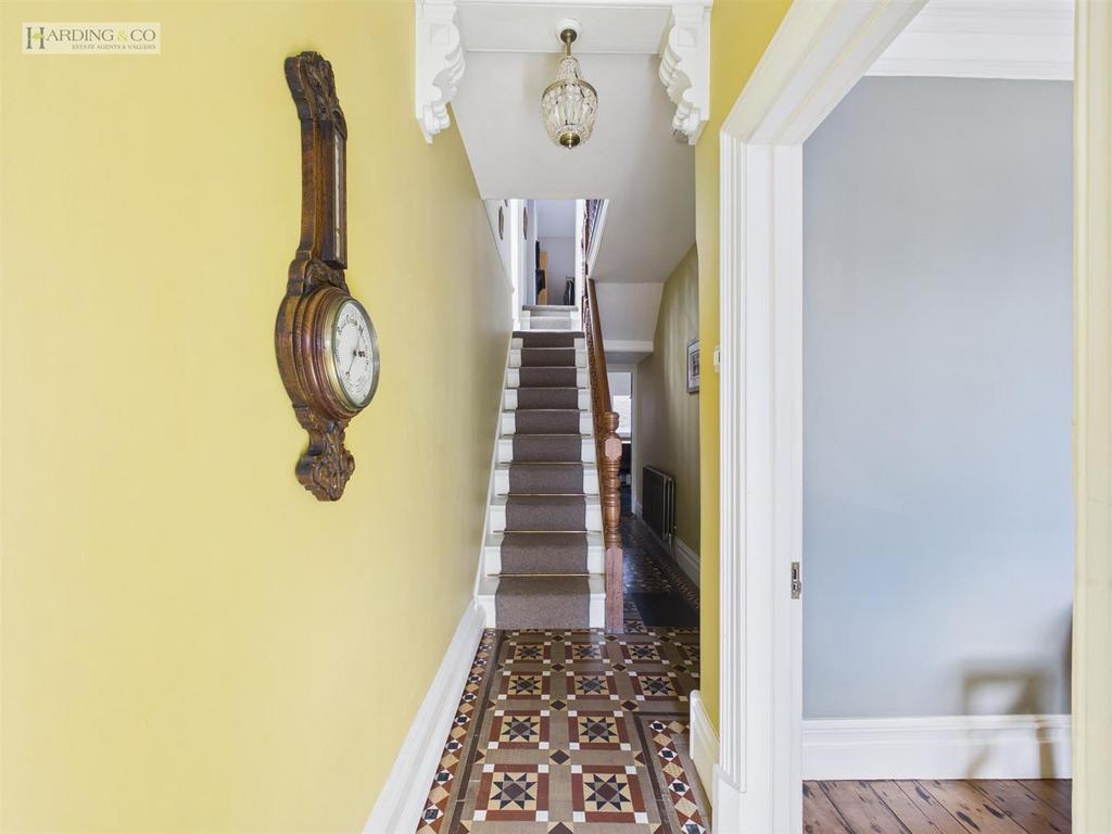 Hallway .2.jpg