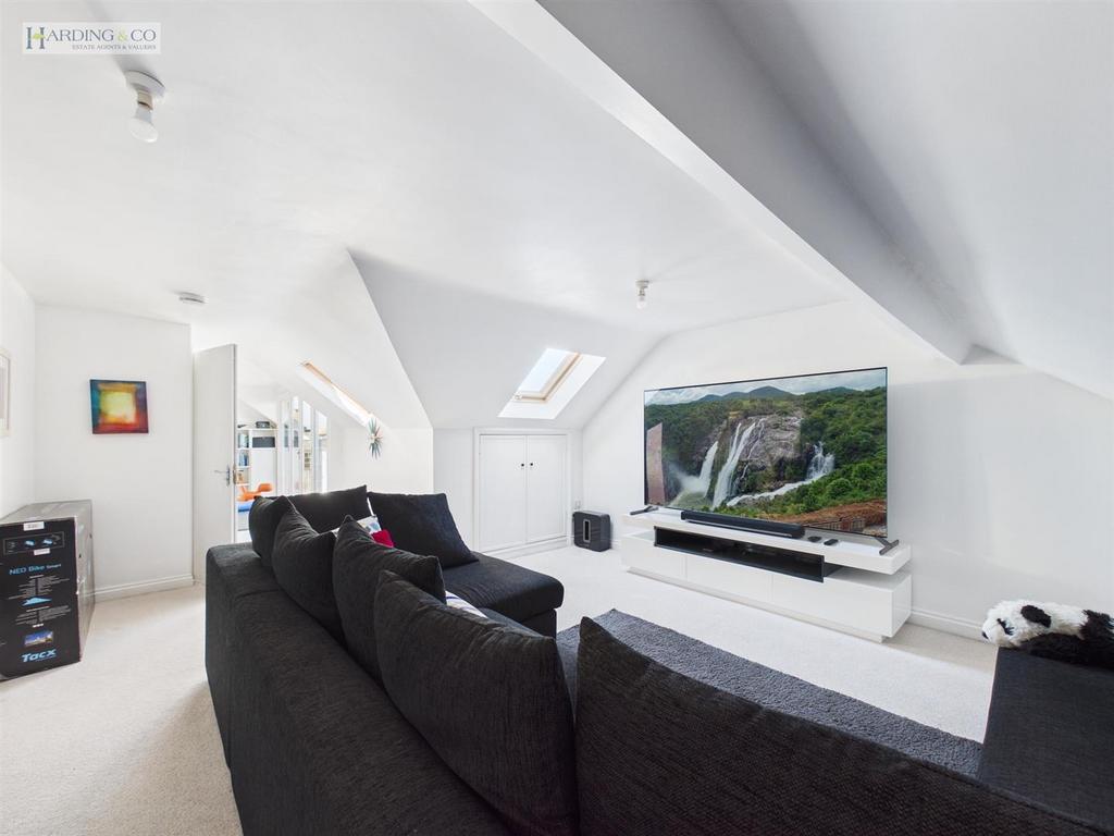Bedroom Cinema Room .3.jpg