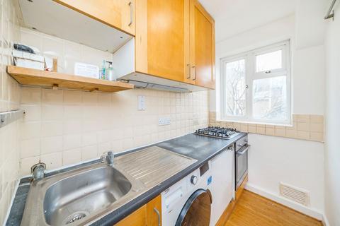 2 bedroom flat to rent, Acre Lane, London SW2