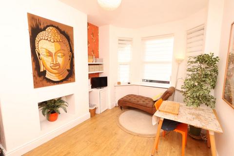 4 bedroom terraced house for sale, Derwent Road, Stretford, M32