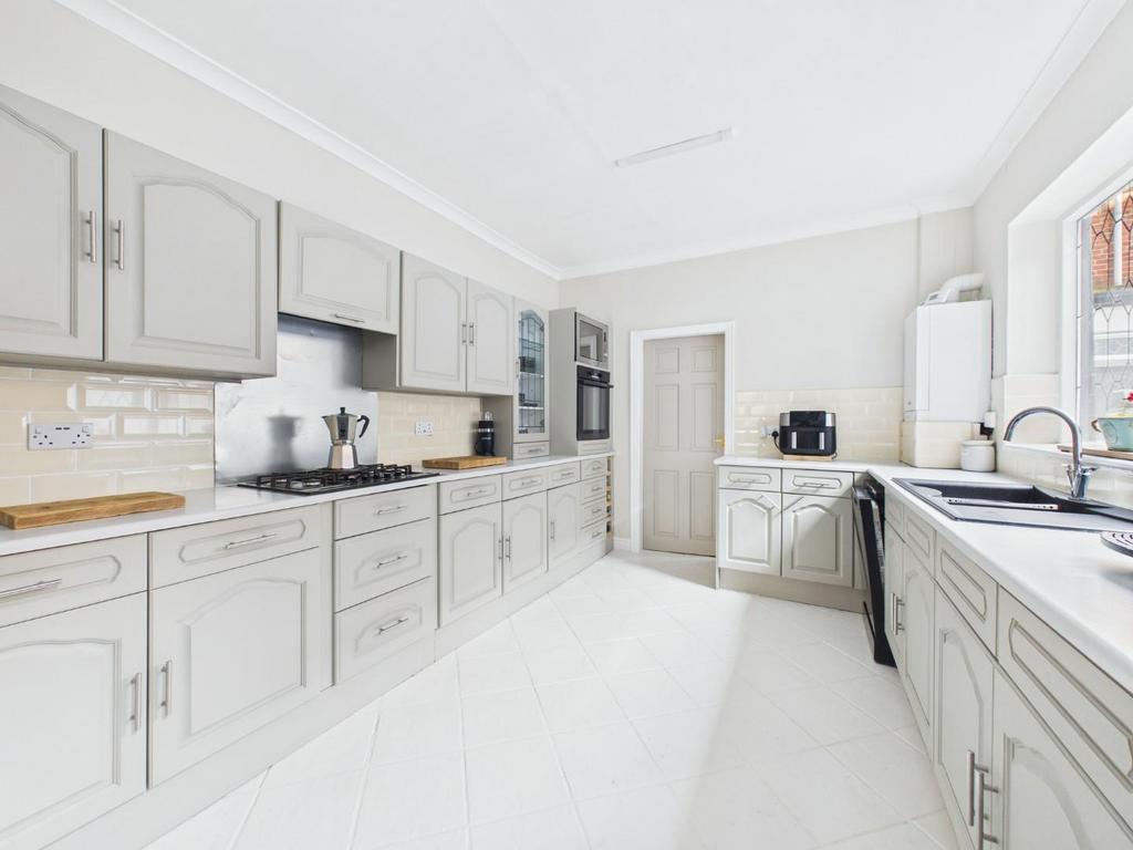 CAM04169 G0-PR0195-STILL023.jpg