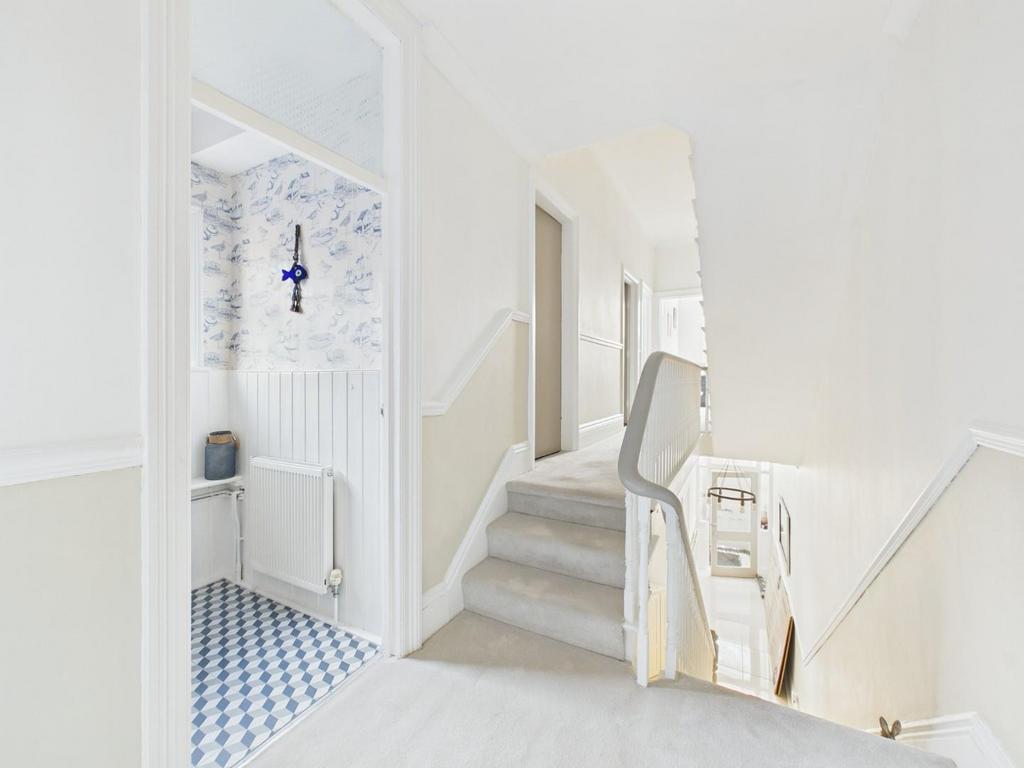 CAM04169 G0-PR0195-STILL034.jpg