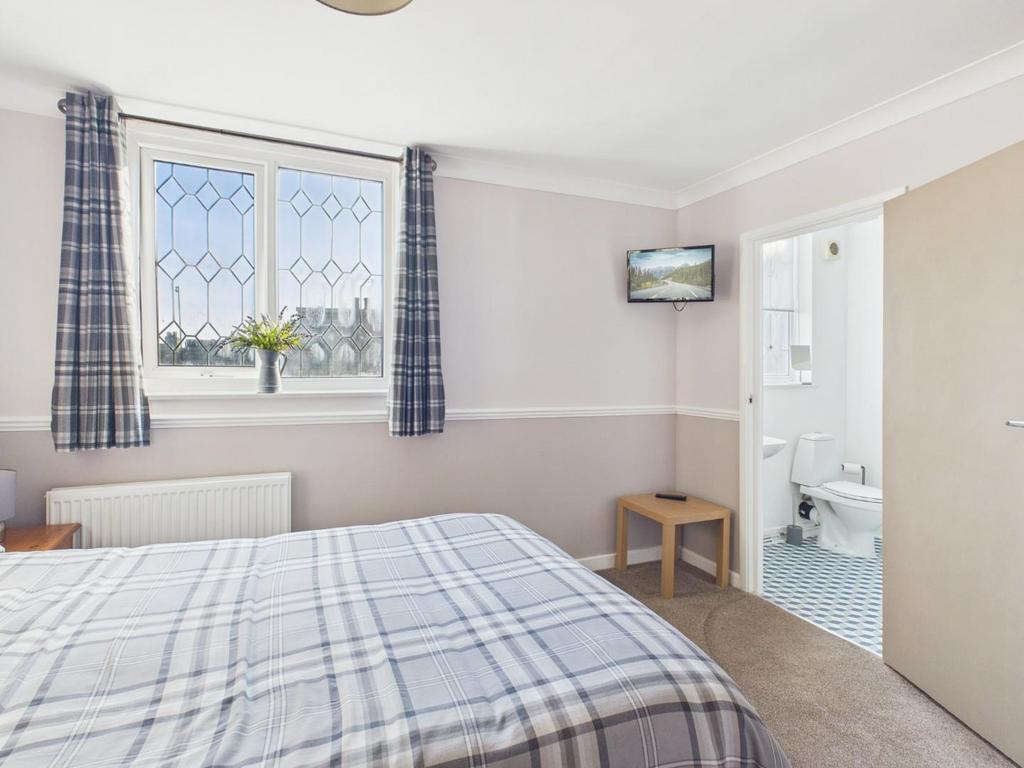 CAM04169 G0-PR0195-STILL049.jpg