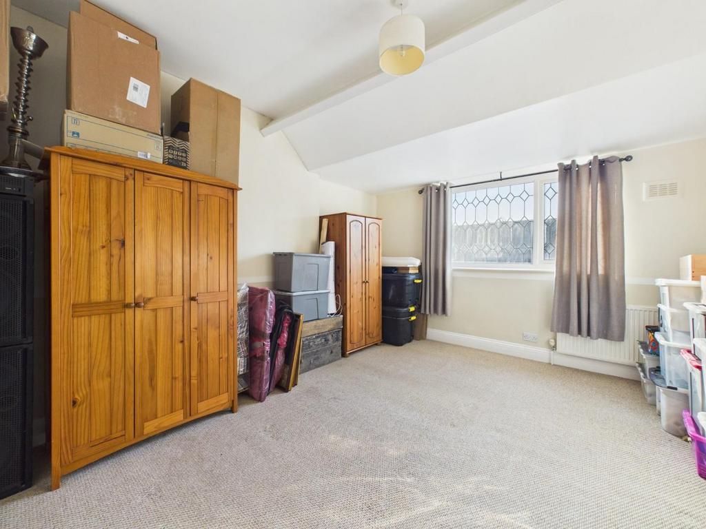 CAM04169 G0-PR0195-STILL053.jpg