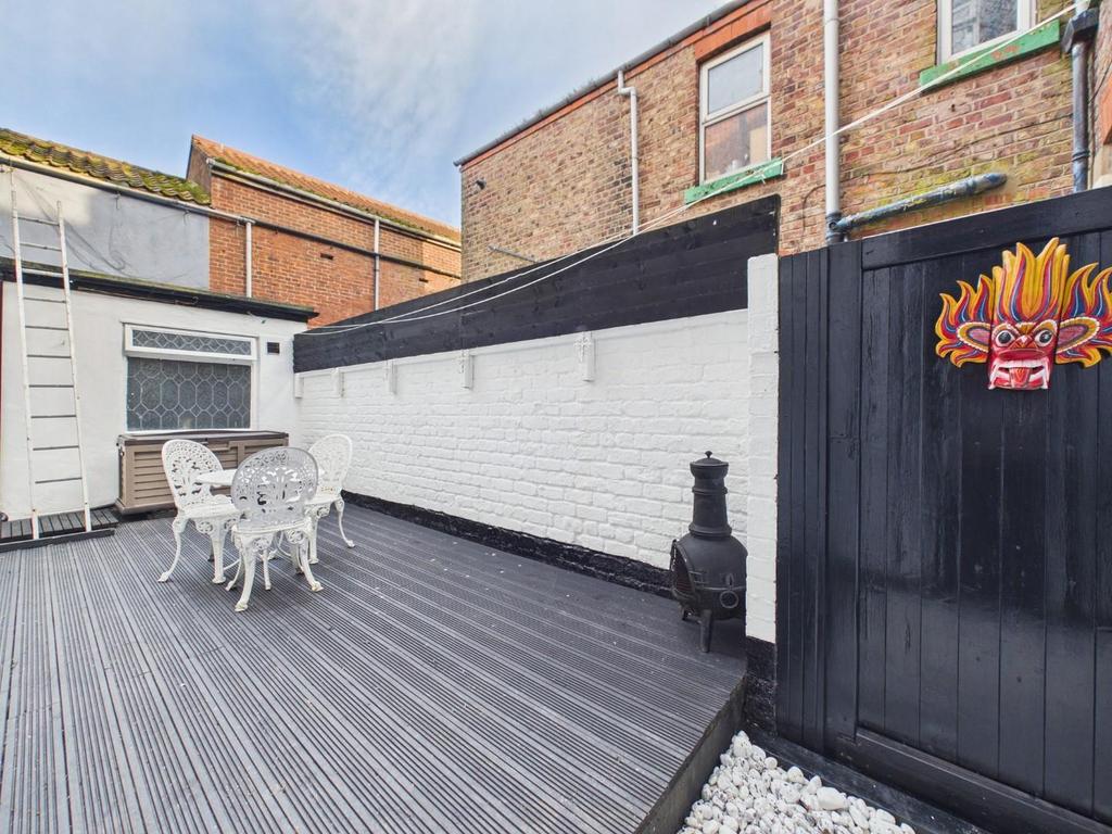 CAM04169 G0-PR0195-STILL055.jpg