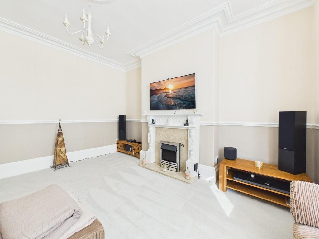 CAM04169 G0-PR0195-STILL013.jpg