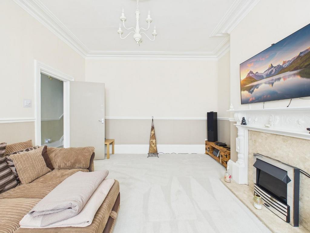 CAM04169 G0-PR0195-STILL014.jpg