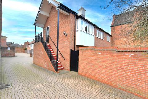 undefined, St. Andrew Place, York