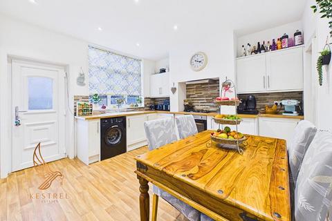 3 bedroom terraced house for sale, Gladstone Street, Pontefract WF7