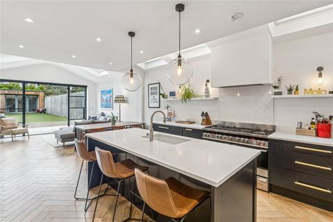 5 bedroom terraced house for sale, Swaffield Road, SW18