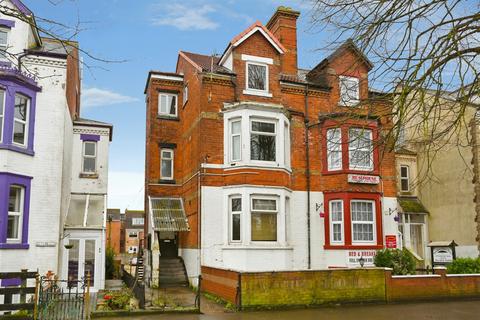 7 bedroom semi-detached house for sale, Scarbrough Avenue, SKEGNESS