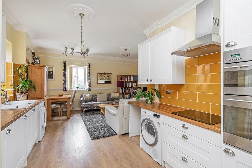 3 Catherines Close-11 lo.jpg