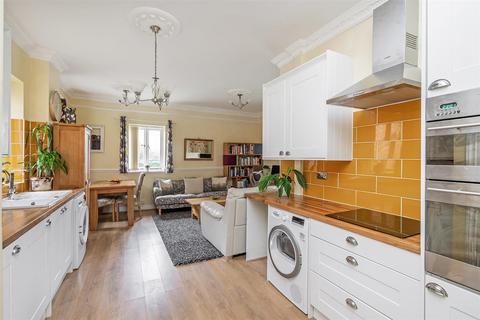 undefined, 3 Catherines Close, Catherine-De-Barnes